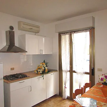 Διαμέρισμα In 24441 *