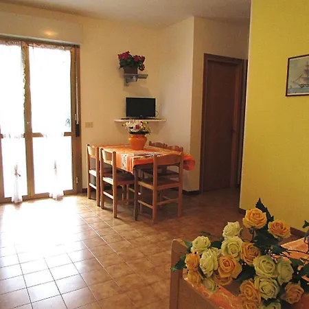 Διαμέρισμα In 24441 *