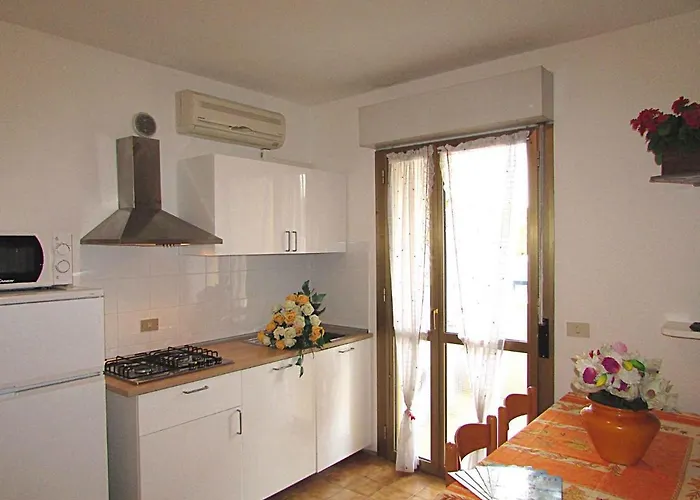 Appartamento In 24441 *