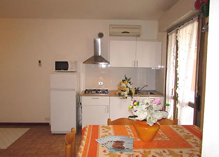 Appartamento In 24441 *